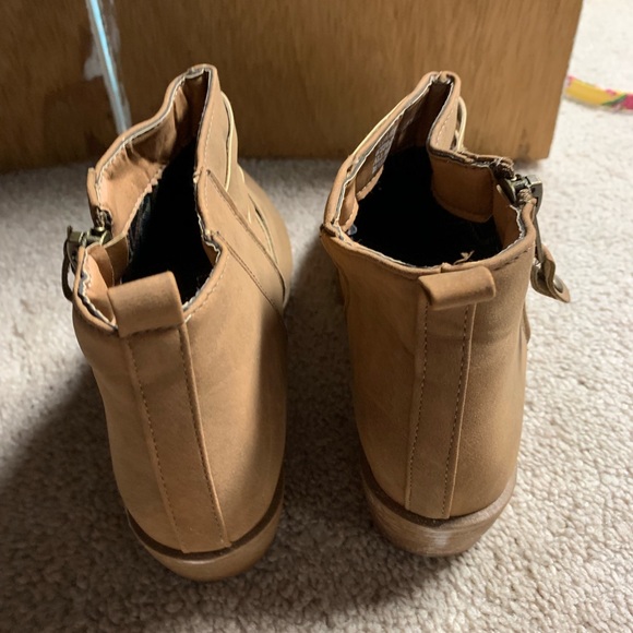 Tan ankle boots size 8 - Picture 2 of 4